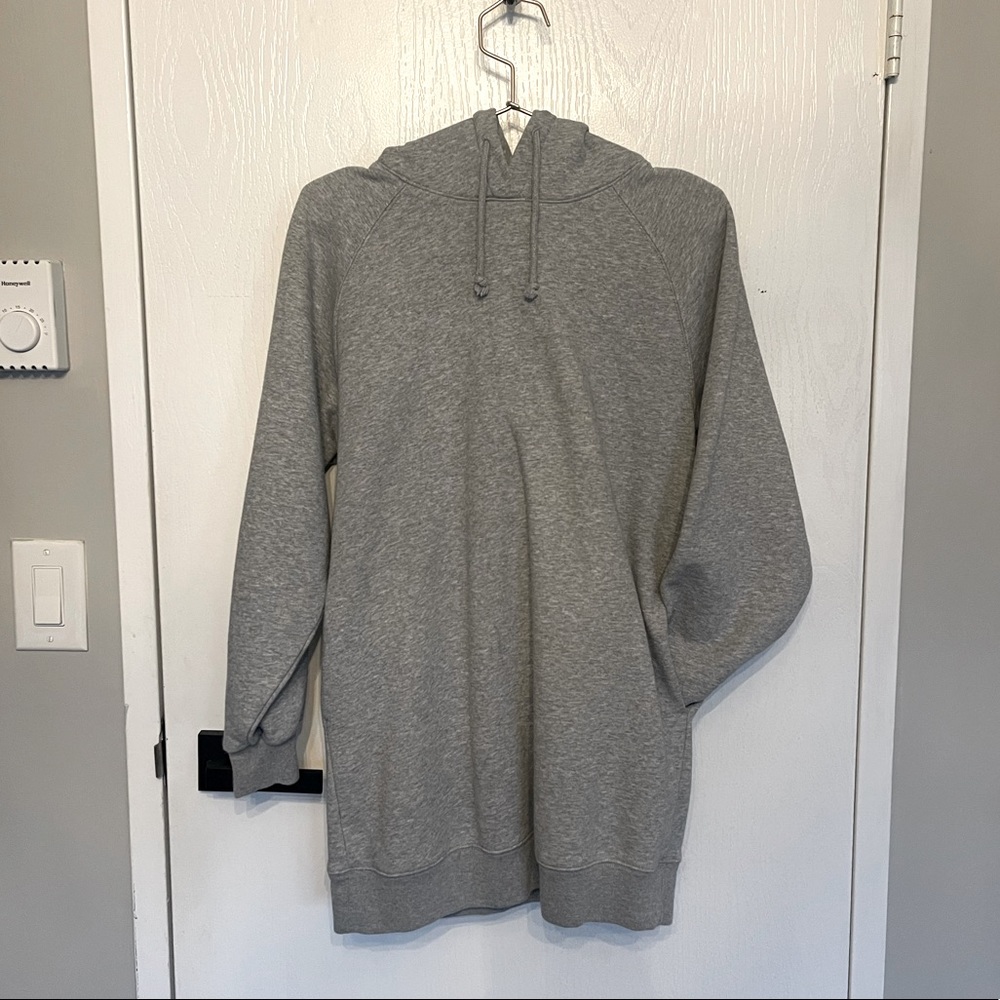 Long oversized tna sweater